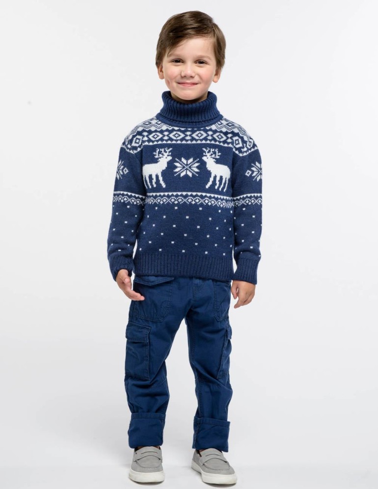 Детский свитер с оленями с горлом - фото4