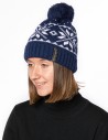 Женская шапка со скандинавскими снежинками - фото1