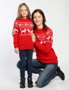 Свитеры с оленями в ряд для мамы и дочки - фото2