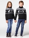 Детские парные свитеры с оленями - фото1