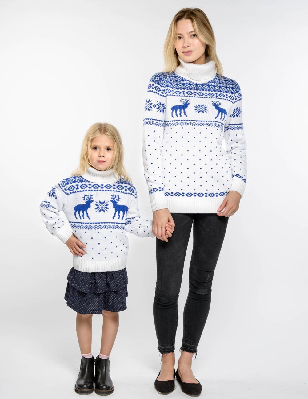 Свитеры с оленями для мамы и дочки - фото3