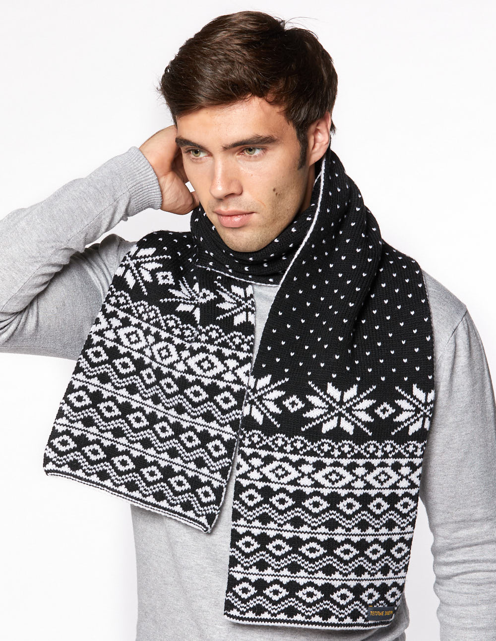 Мужской шарф со скандинавскими снежинками - фото1