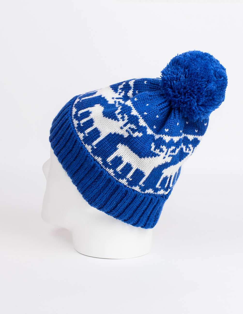 Женская шапка с оленями - фото4