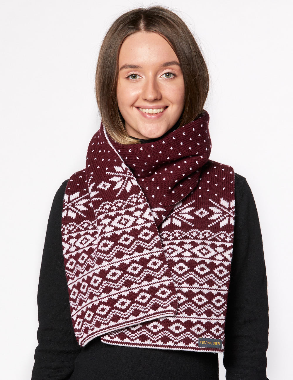 Женский шарф со скандинавскими снежинками - фото1