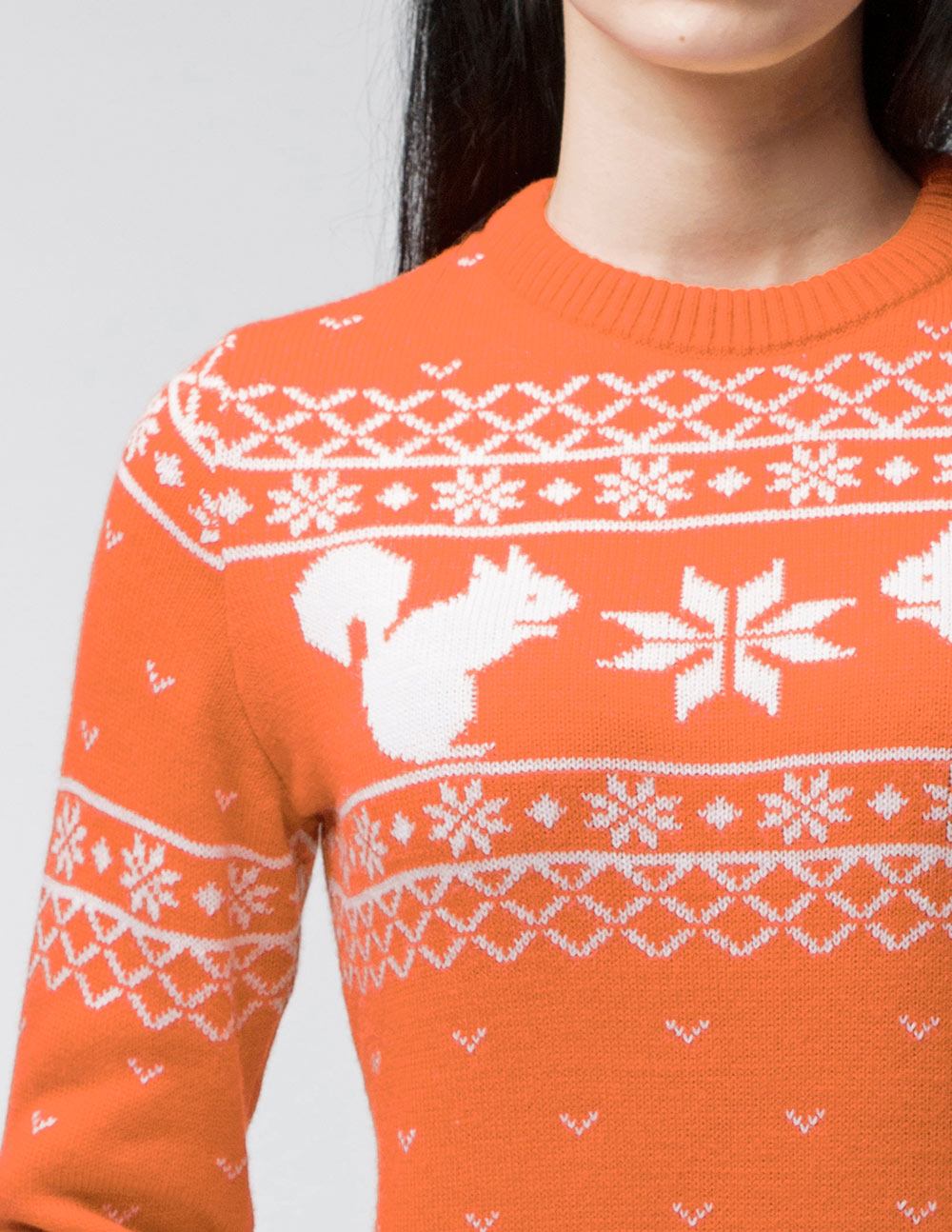 Женский свитер с белкой - фото5