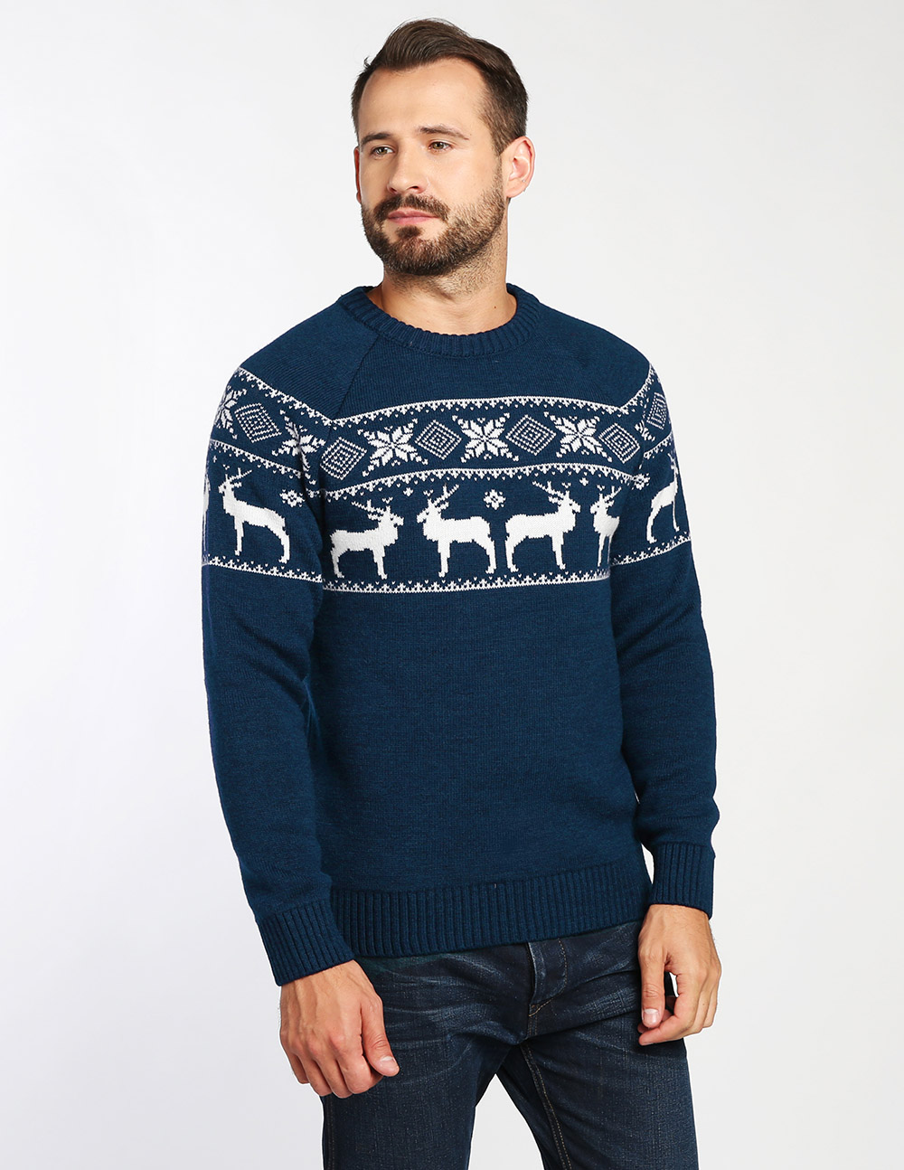 Мужской свитер с оленями в ряд - фото2