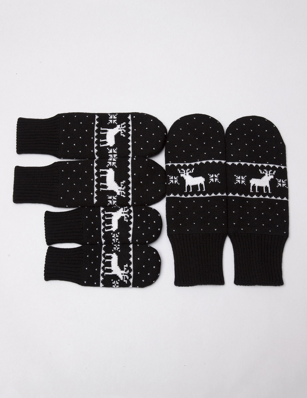 Варежки с оленями для папы, мамы и ребёнка - фото4
