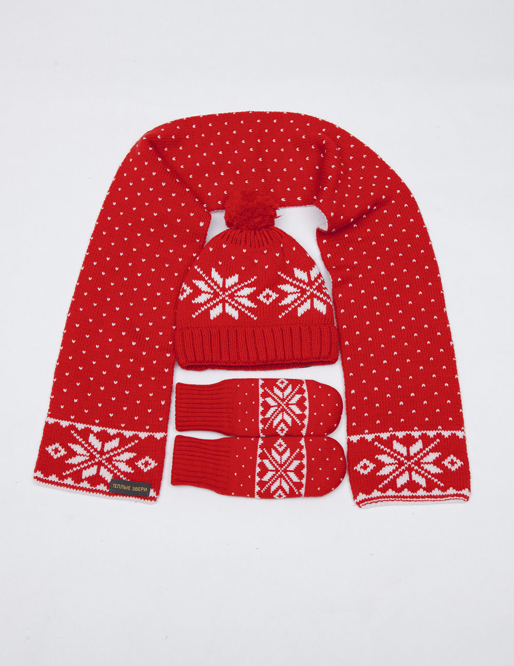 Детские шапка, шарф и варежки со снежинками - фото4