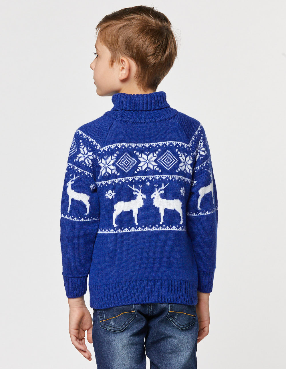 Детский свитер с оленями в ряд с горлом - фото3