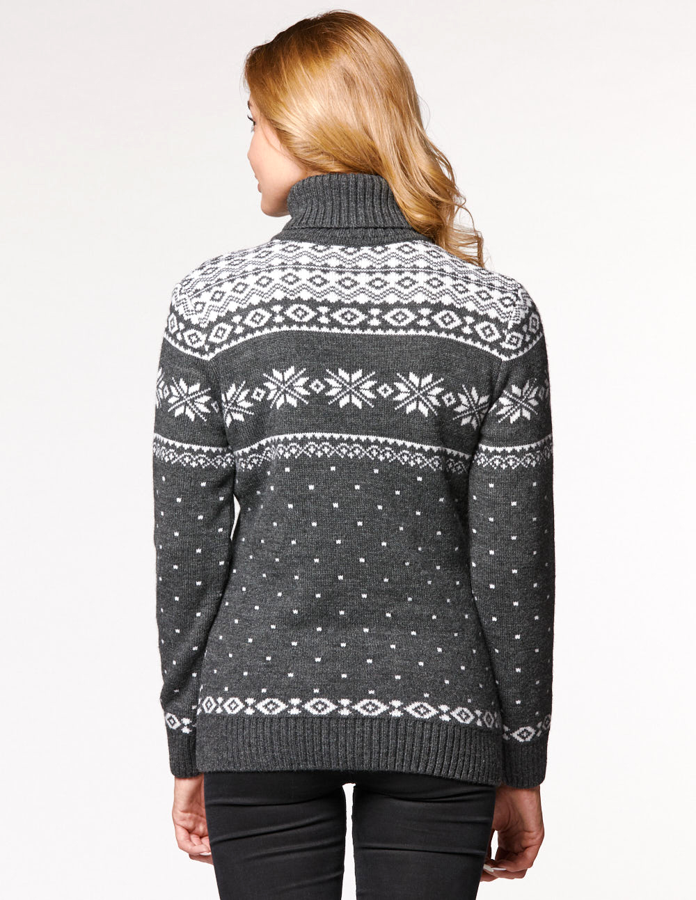 Женский свитер с оленями - фото4