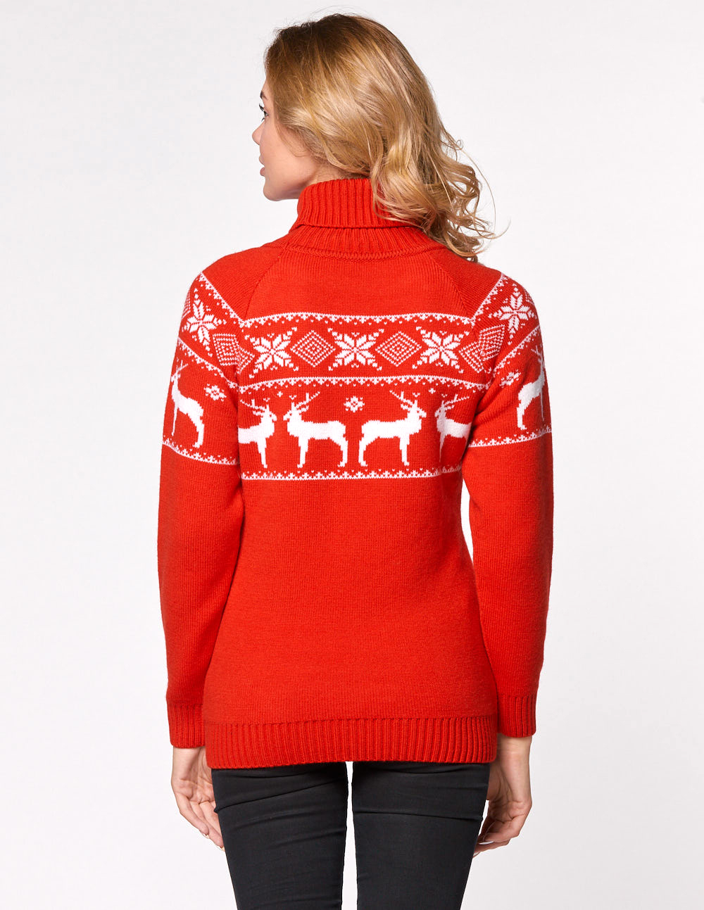 Женский свитер с оленями в ряд - фото4
