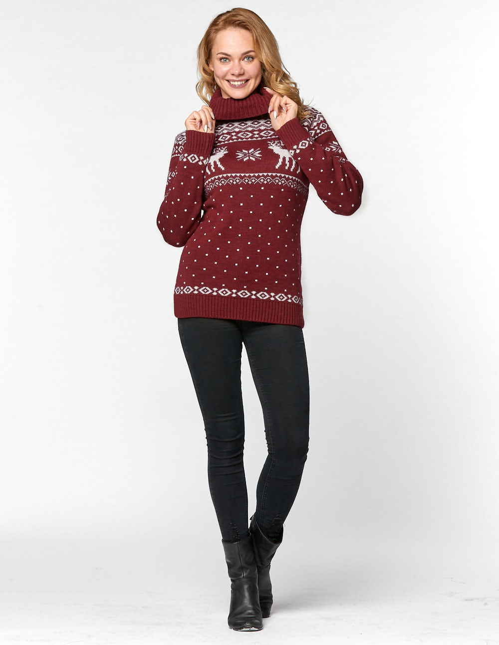 Женский свитер с оленями - фото3