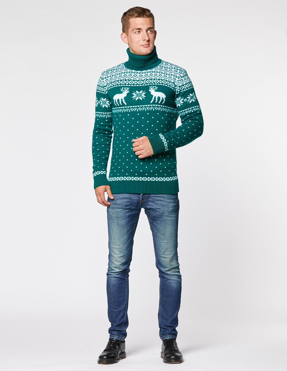 Мужской свитер с оленями c горлом - фото4