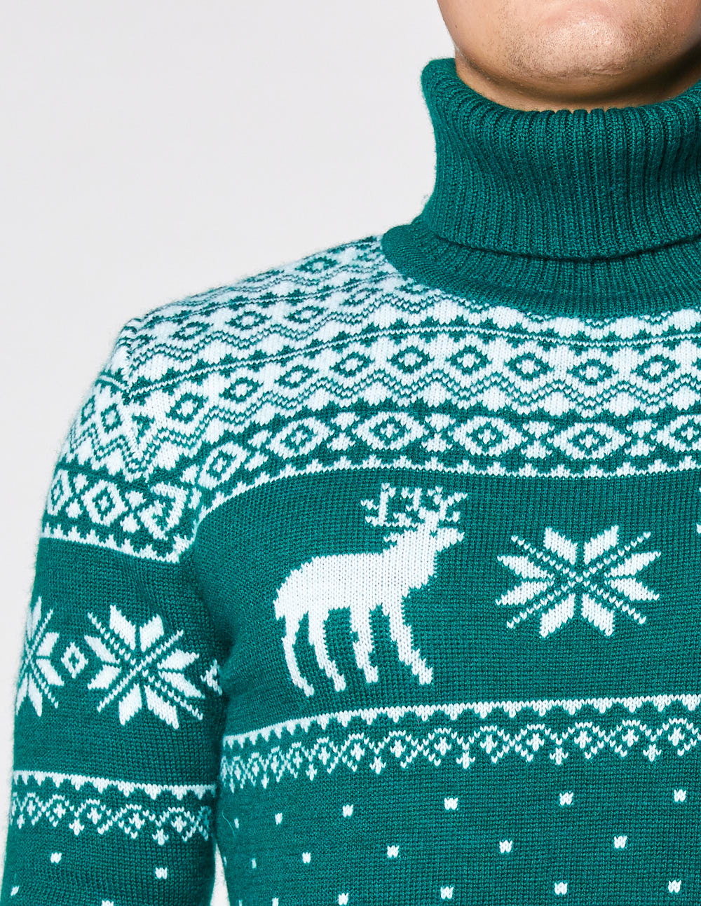 Мужской свитер с оленями c горлом - фото5