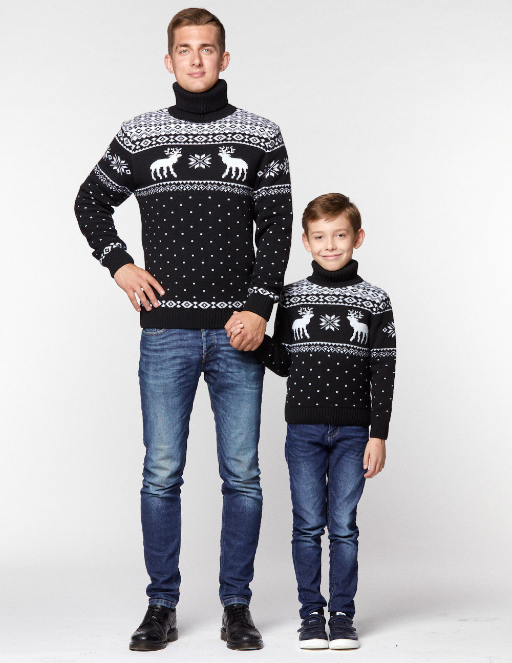Свитеры с оленями для папы и сына - фото3