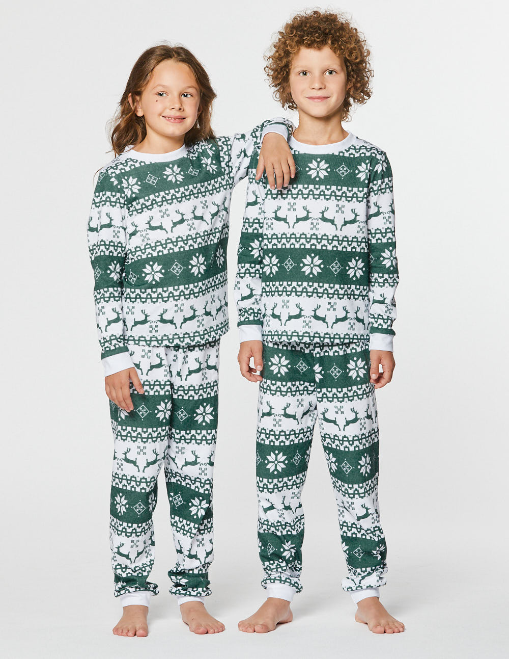 Детские парные пижамы с оленями - фото1