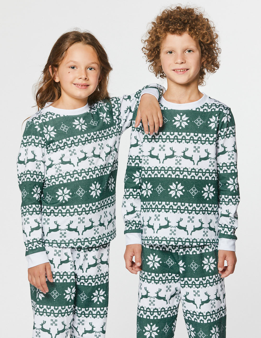 Детские парные пижамы с оленями - фото3