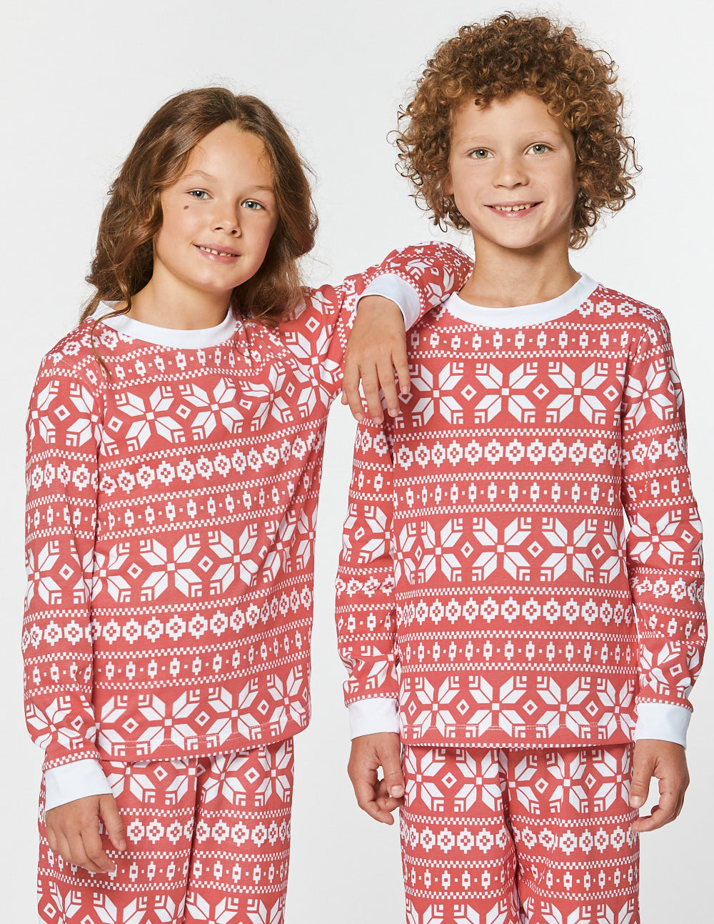 Детские парные пижамы со снежинками - фото4