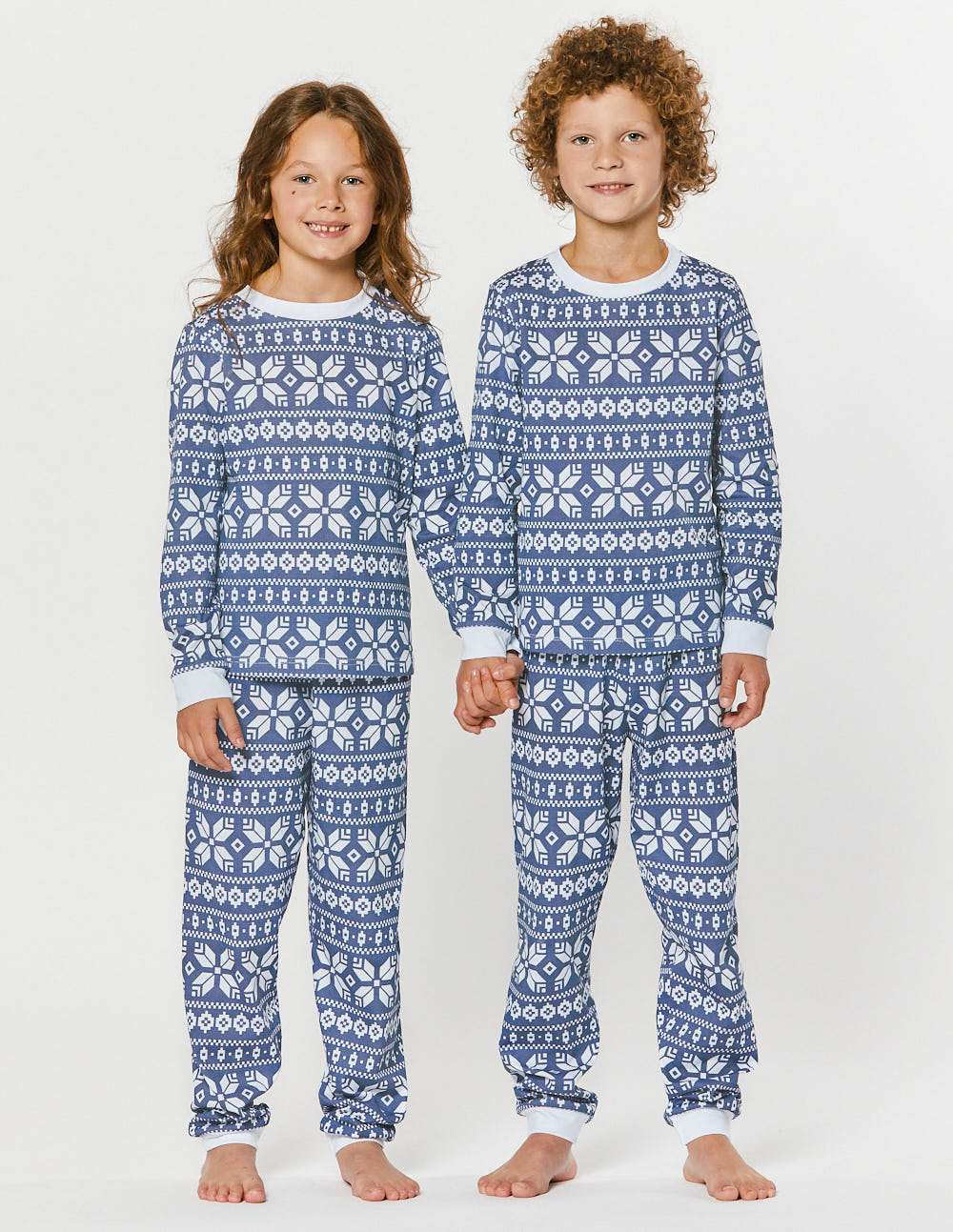 Детские парные пижамы со снежинками - фото2