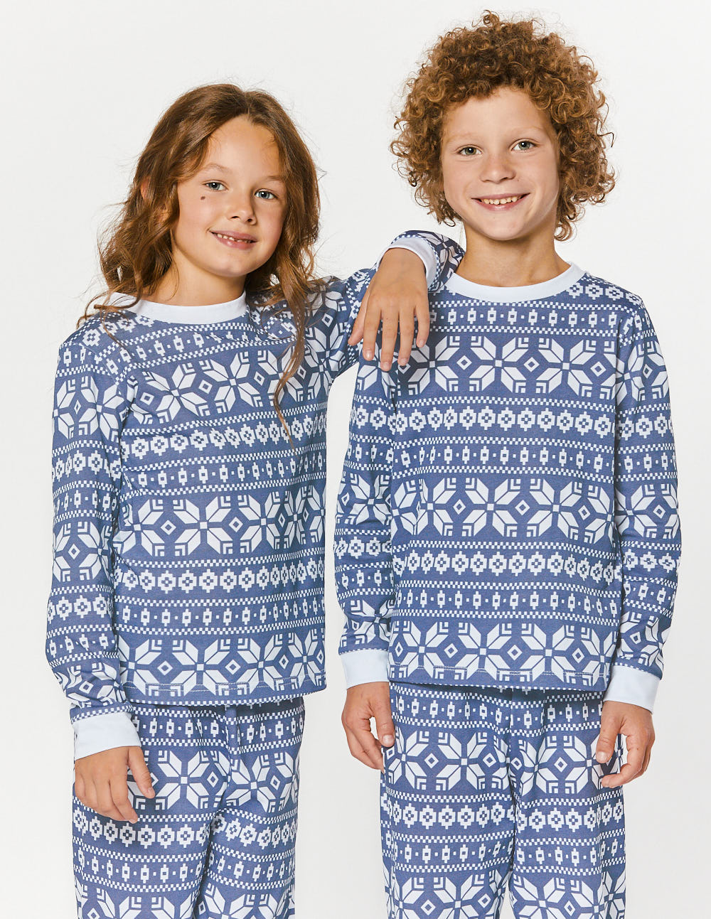 Детские парные пижамы со снежинками - фото3