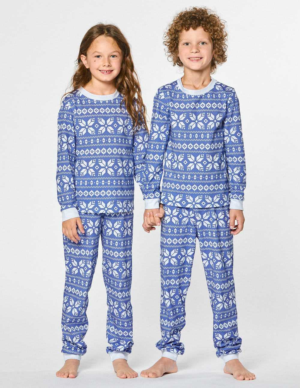 Детские парные пижамы со снежинками - фото2
