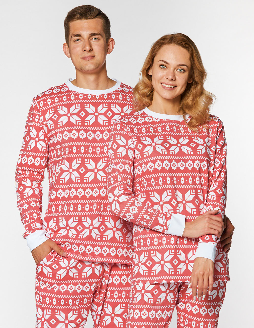 Мужская и женская пижамы со снежинками - фото2