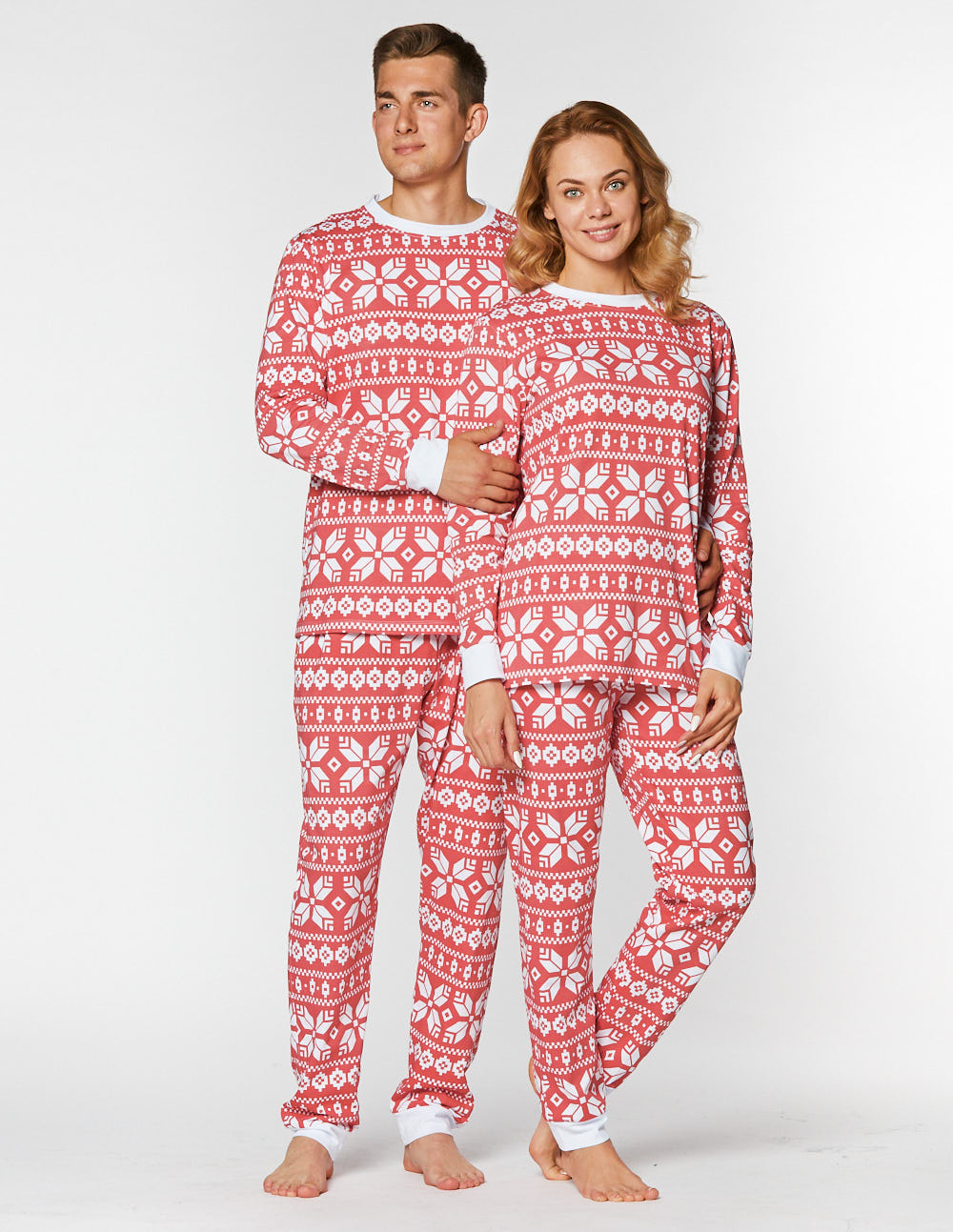 Мужская и женская пижамы со снежинками - фото3