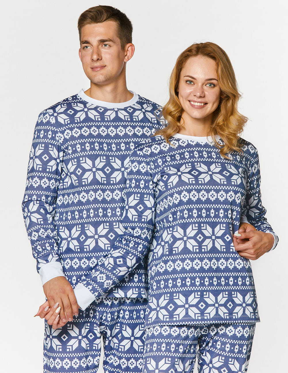 Мужская и женская пижамы со снежинками - фото3