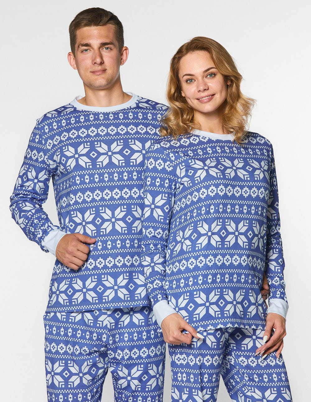 Мужская и женская пижамы со снежинками - фото2