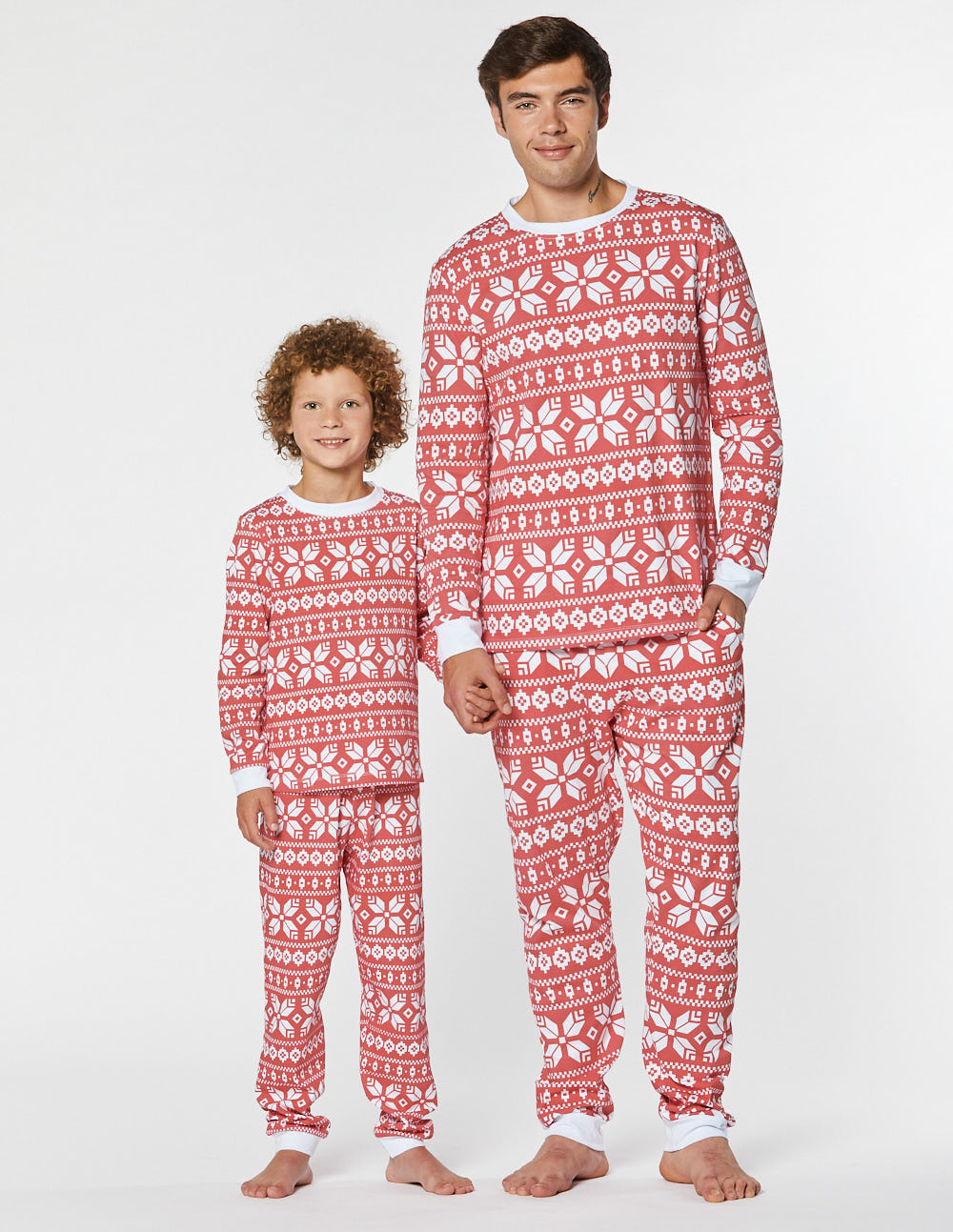 Пижамы со снежинками для папы и сына - фото4
