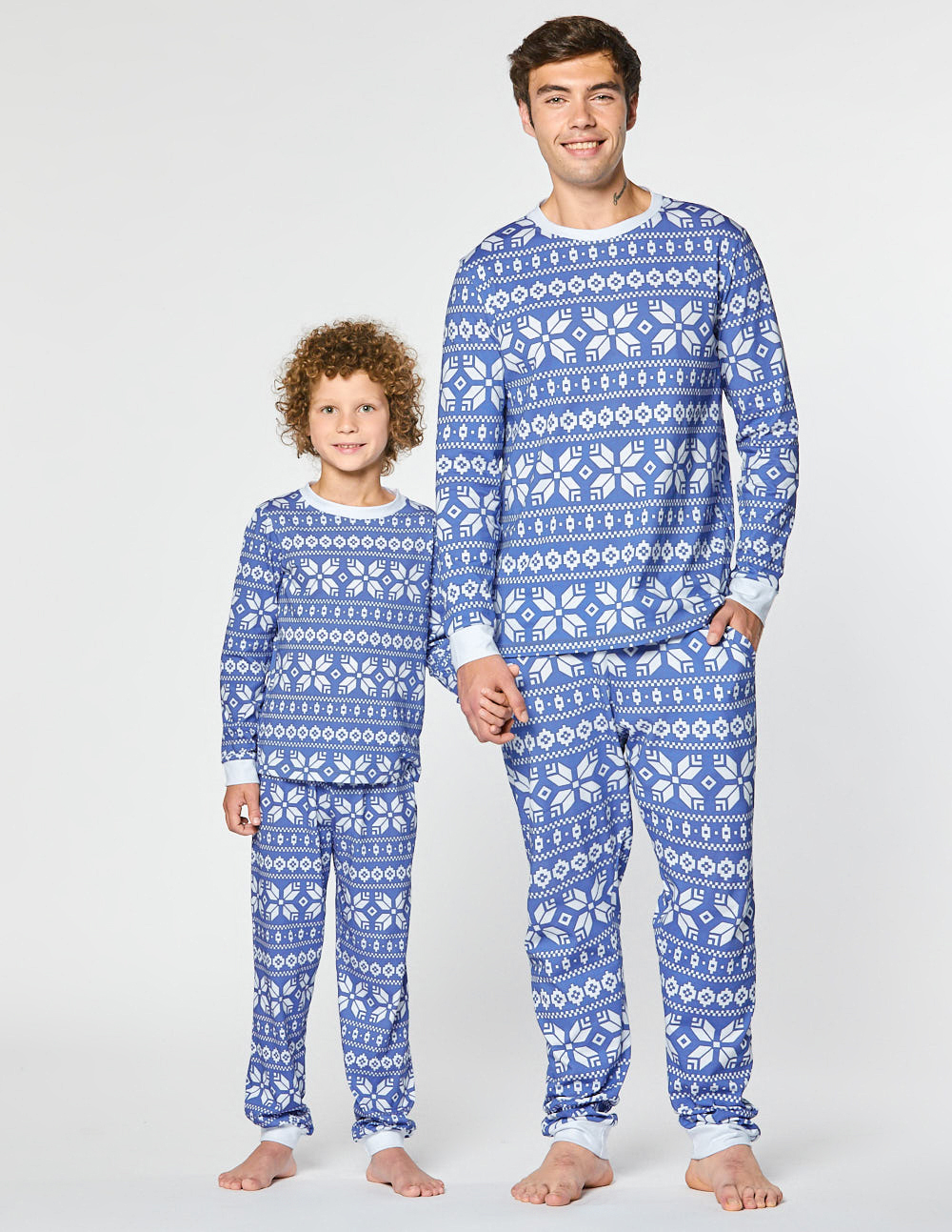 Пижамы со снежинками для папы и сына - фото3