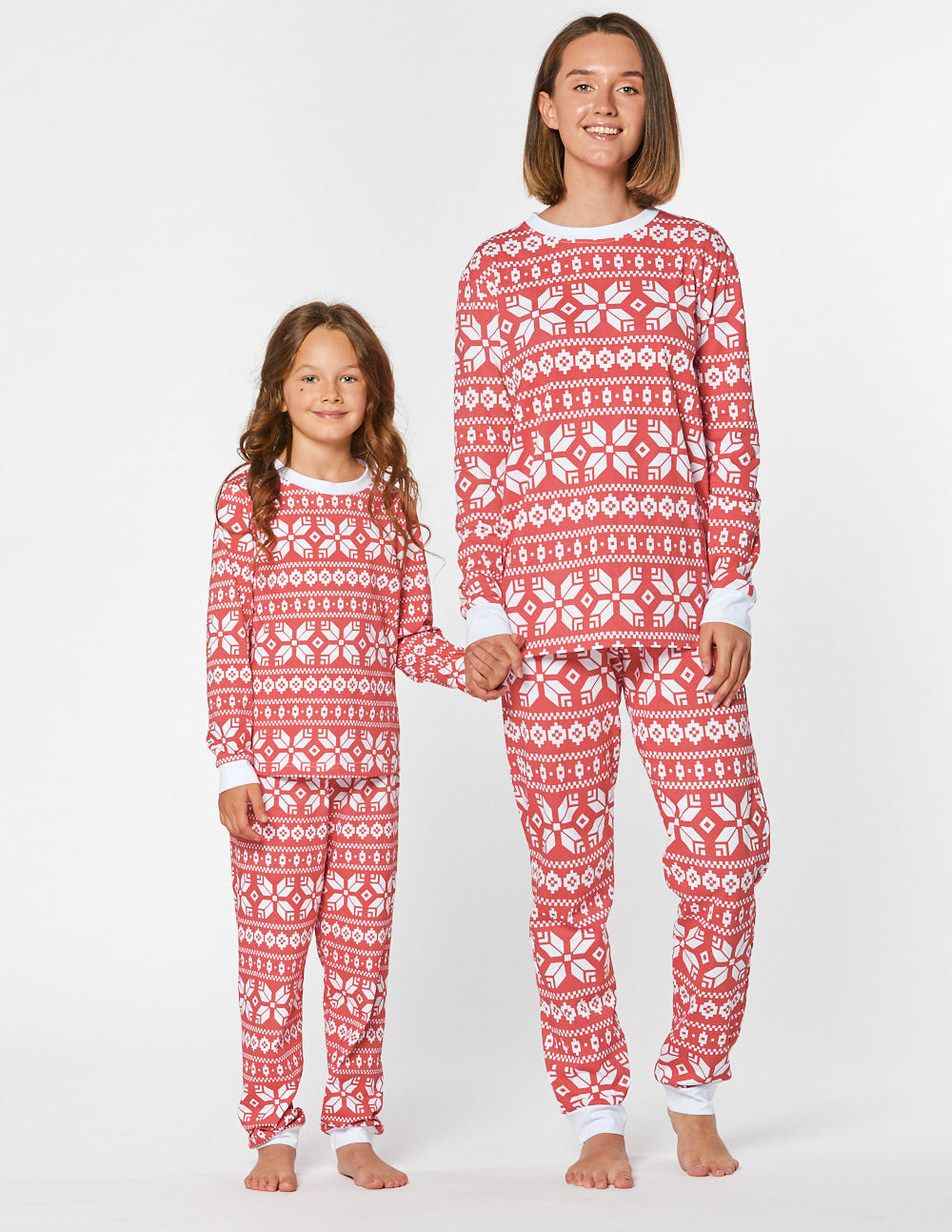 Пижамы со снежинками для мамы и дочки - фото2