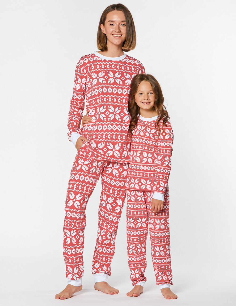 Пижамы со снежинками для мамы и дочки - фото3