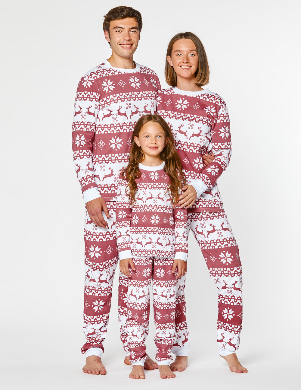 Пижамы с оленями для папы, мамы и ребёнка - фото1