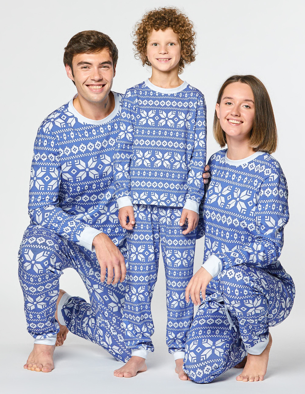 Пижамы со снежинками для папы, мамы и ребёнка - фото4