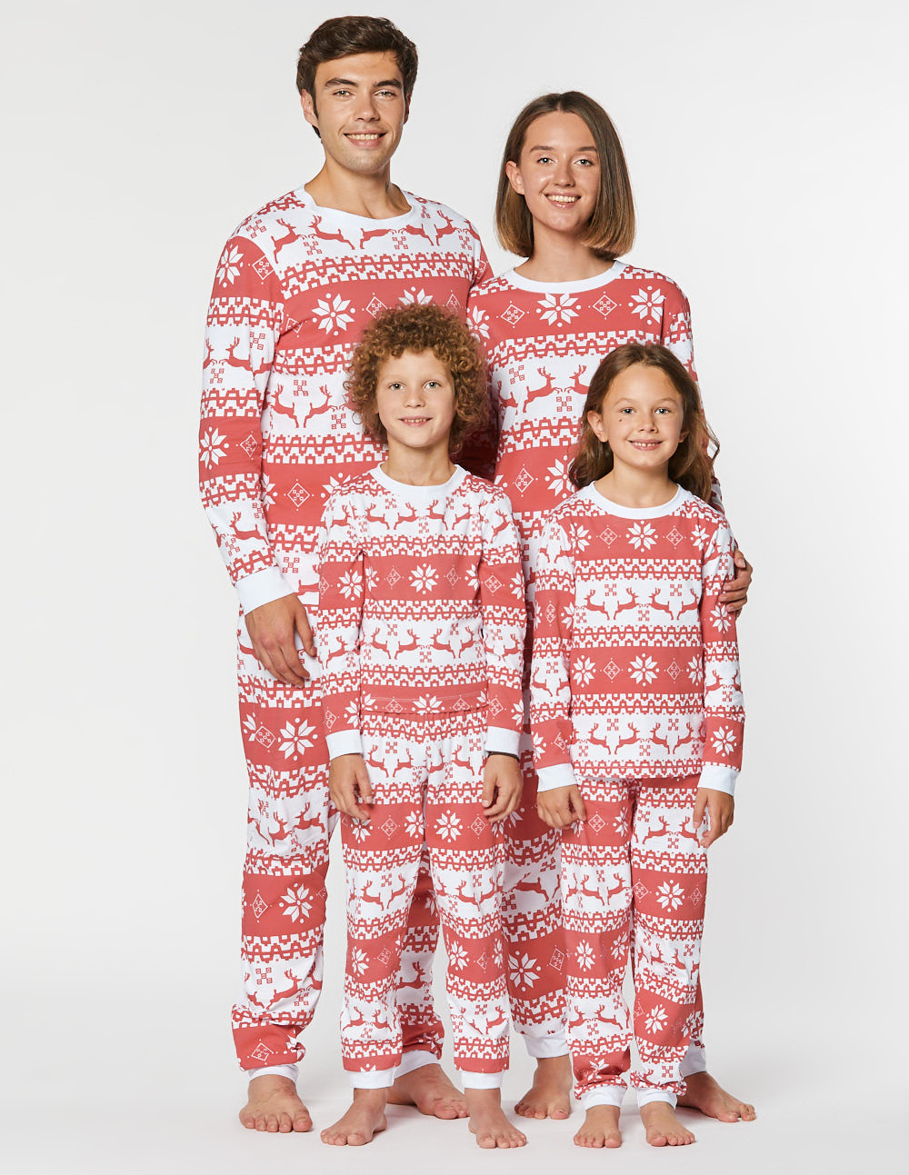 Пижамы с оленями для папы, мамы и двух детей - фото2