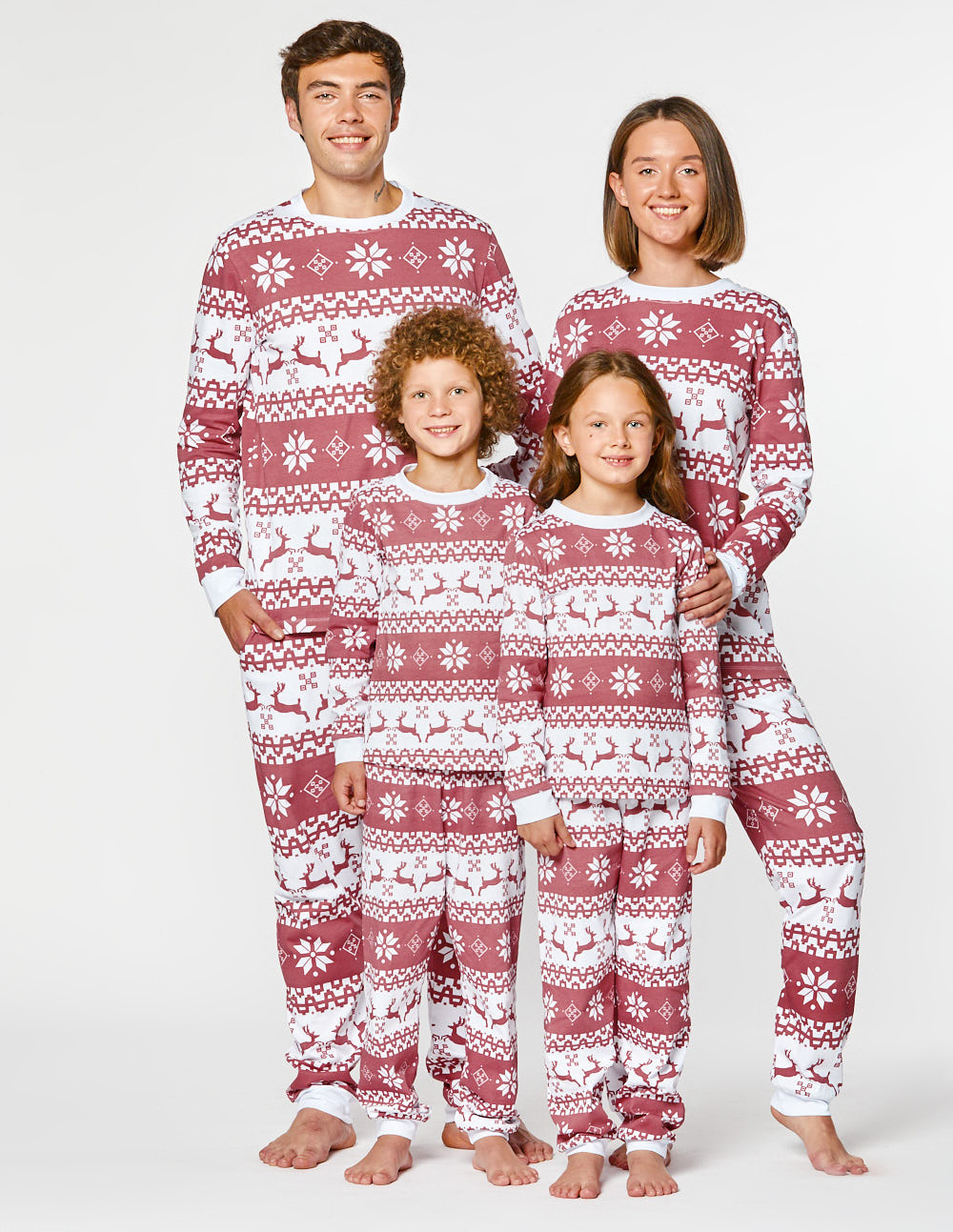 Пижамы с оленями для папы, мамы и двух детей - фото2