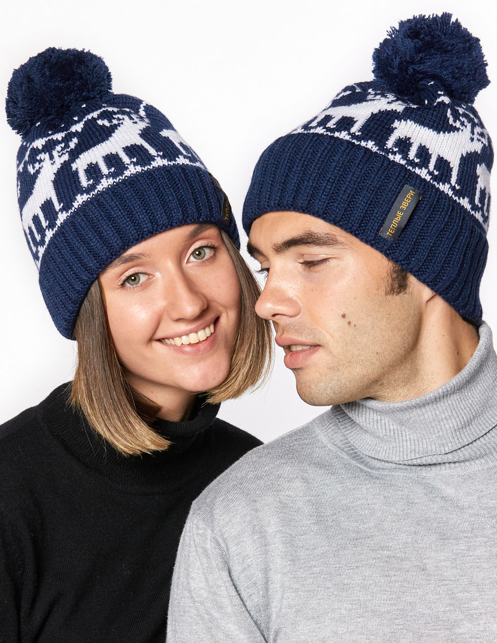 Мужская и женская шапки с оленями - фото2