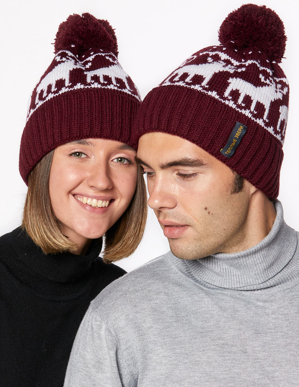 Мужская и женская шапки с оленями - фото2