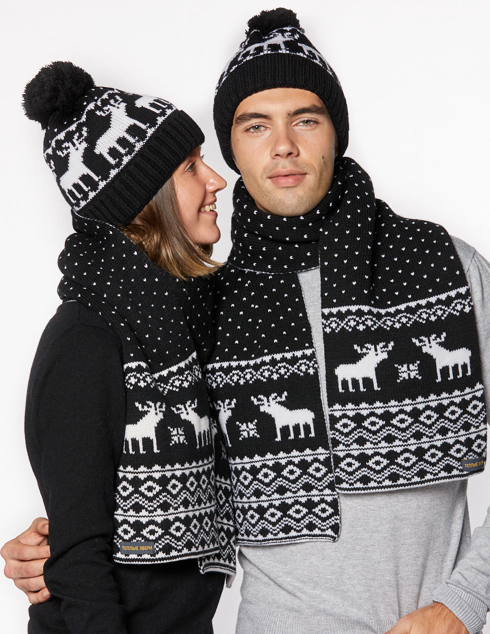Шапка и шарф с оленями для мужчины и женщины - фото3