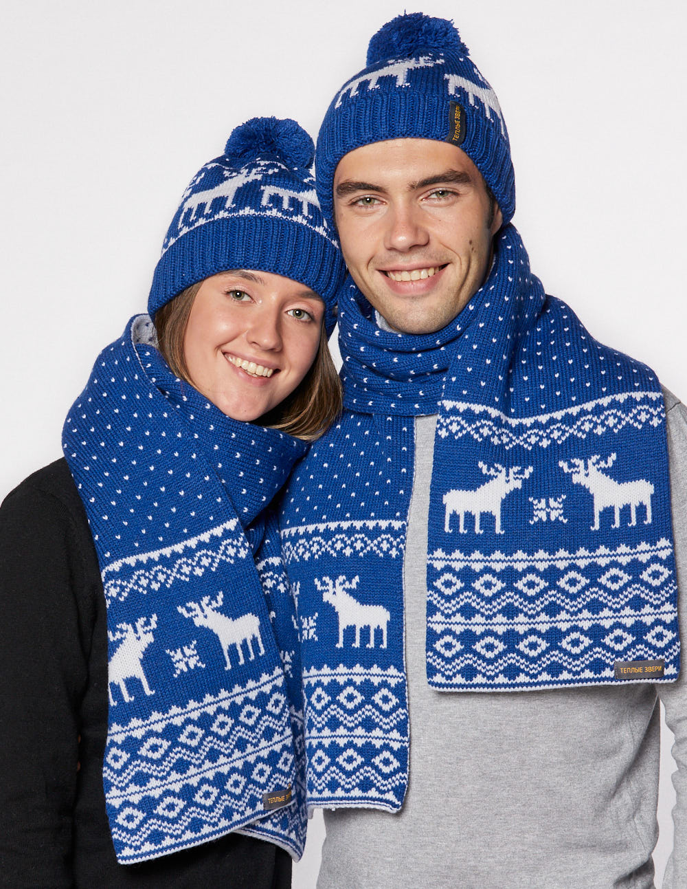 Шапка и шарф с оленями для мужчины и женщины - фото2