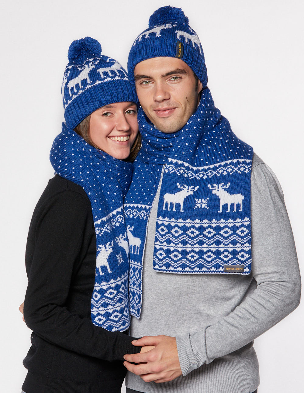 Шапка и шарф с оленями для мужчины и женщины - фото4