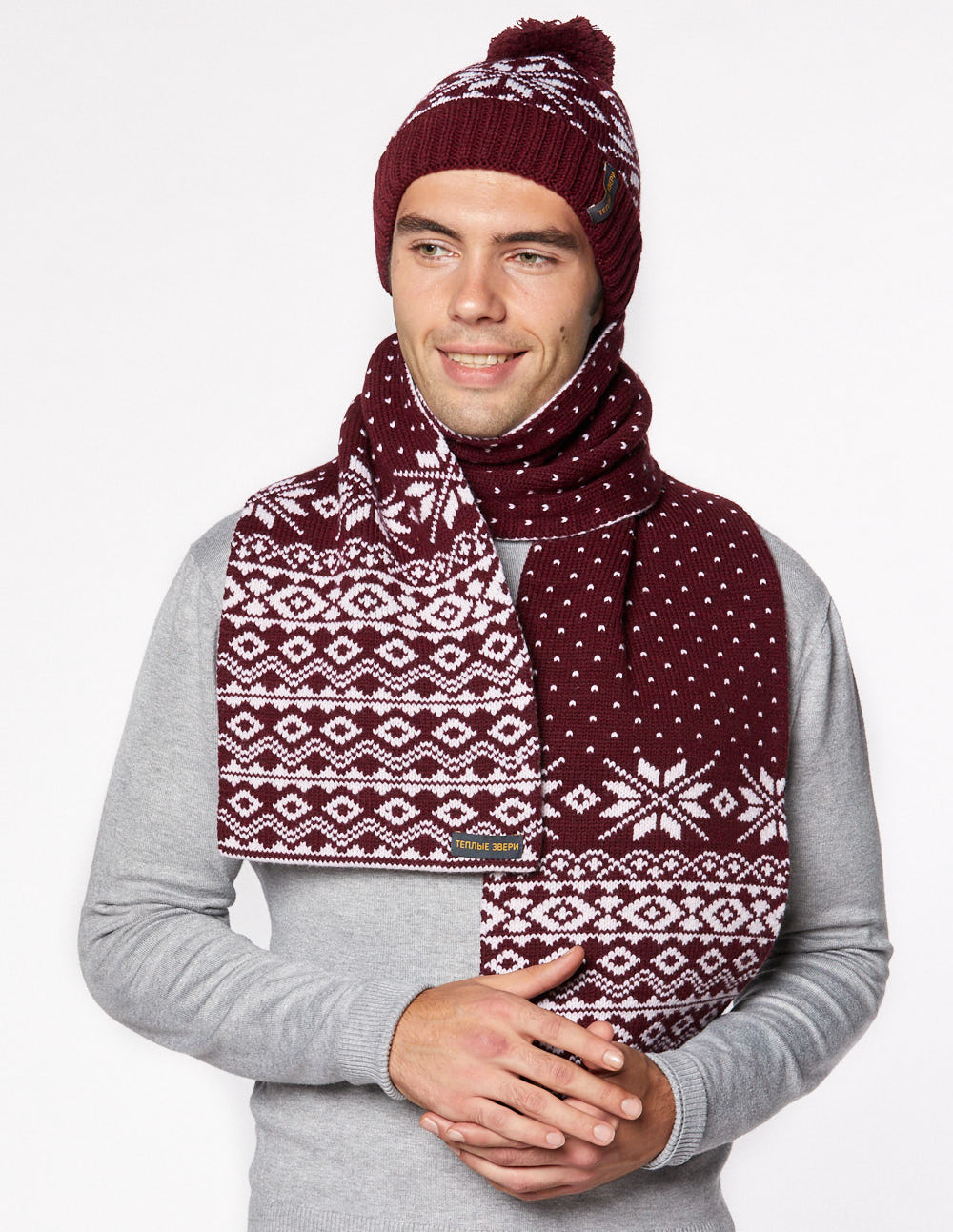 Мужские шапка и шарф со снежинками - фото1