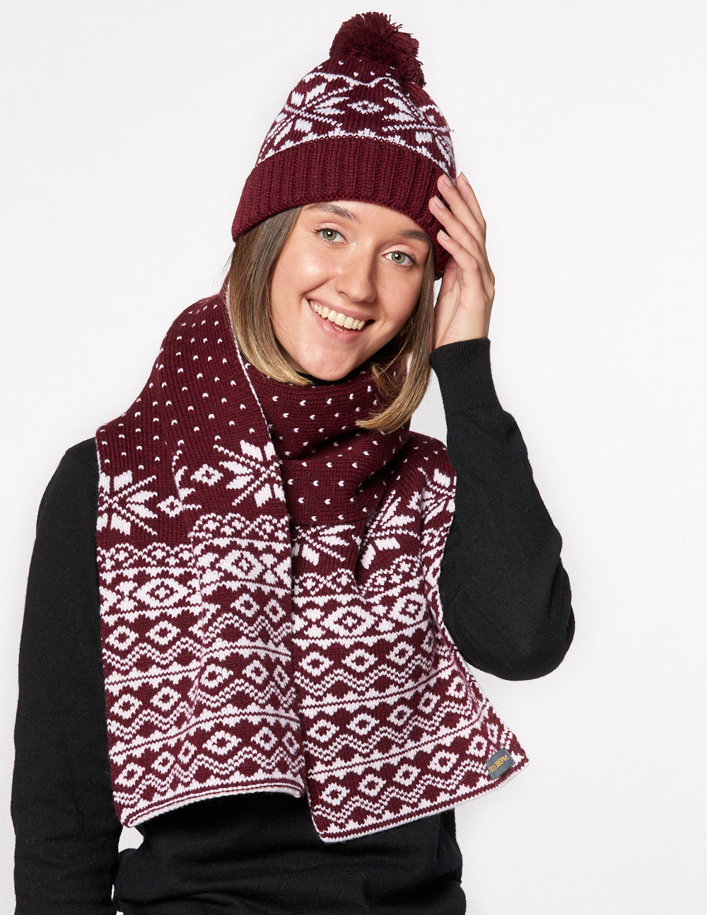 Женские шапка и шарф со снежинками - фото3